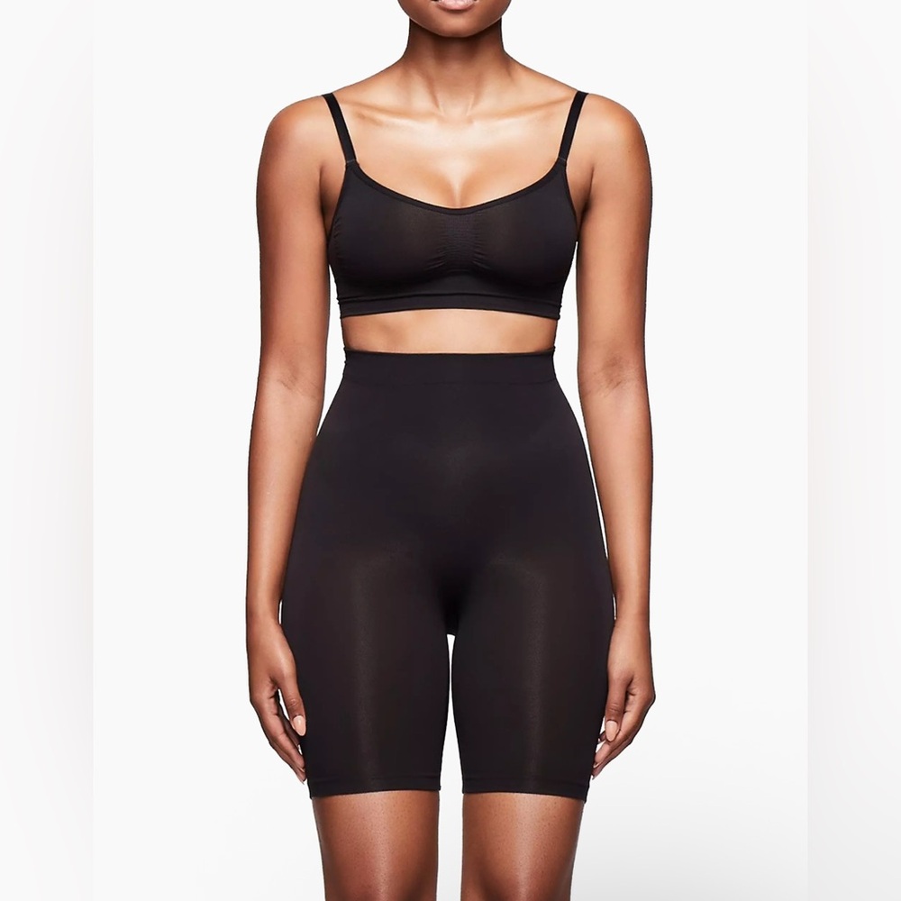 SKIMS Black Shapewear Shorts NWT